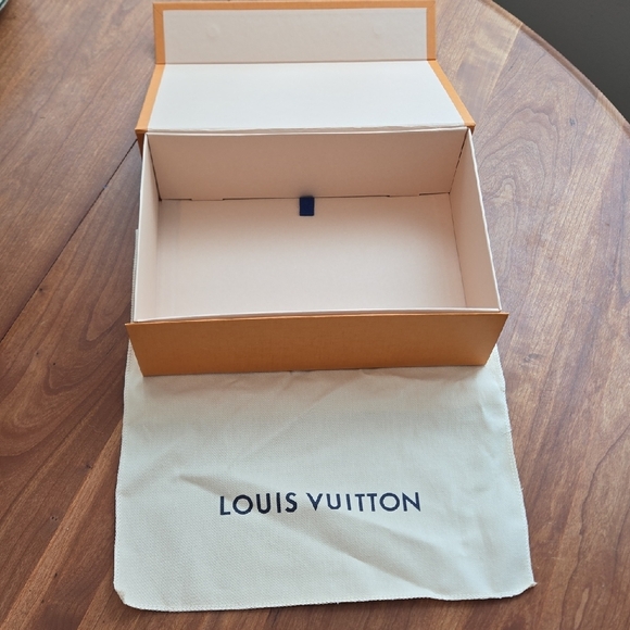 LOUIS VUITTON ▪︎ Signature Orange Box w/ Dust Bag 11" x 7" x 3" - Picture 3 of 7